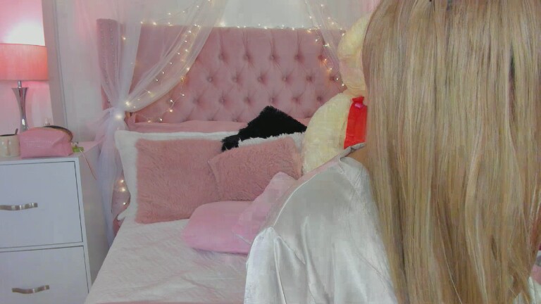 AlexandraWinterr's Streamate show and profile