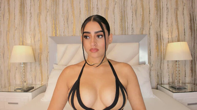 Sara_Hanniston's Streamate show and profile