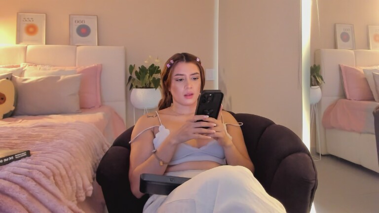 NayaPalmer's Streamate show and profile