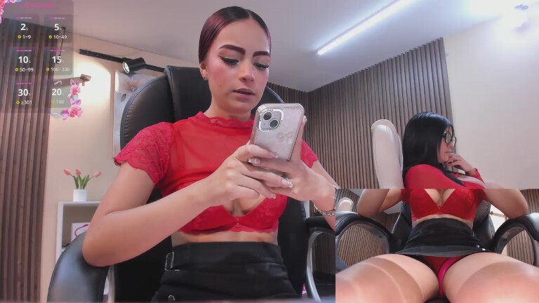 Mariana_Miller's Streamate show and profile