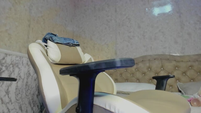 Sloppy_Whitney's Streamate show and profile