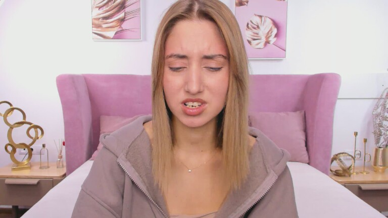 ChloeMatis's Streamate show and profile