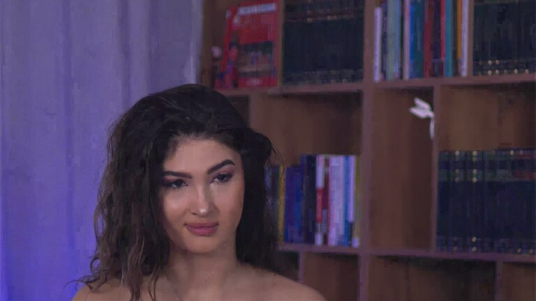 SarahPeach18's Streamate show and profile