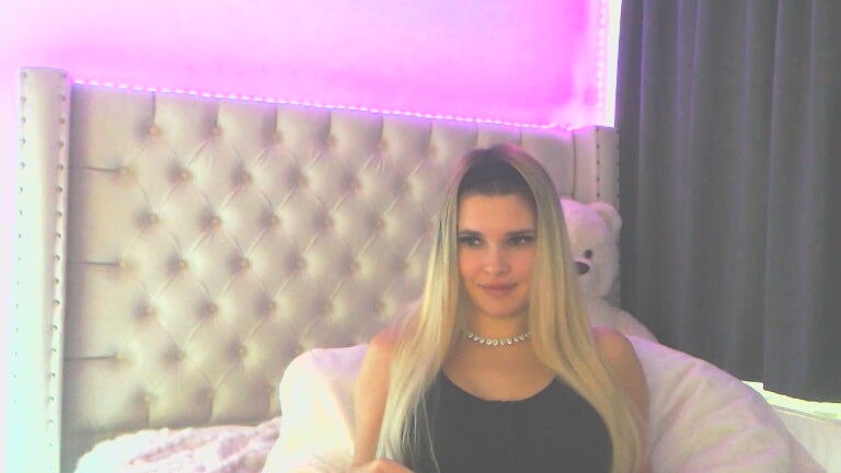 SharaBell's Streamate show and profile