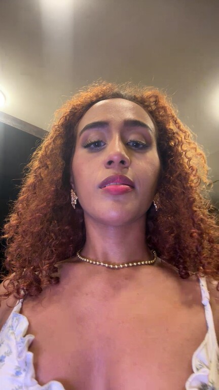 MaiaCox's Streamate show and profile