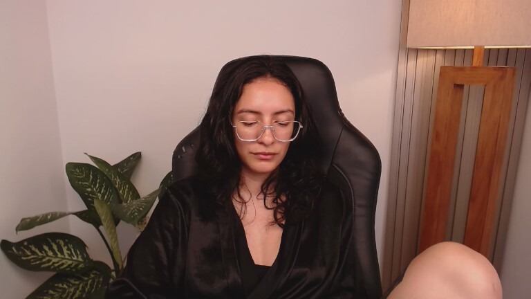 MIAPORTMANN's Streamate show and profile