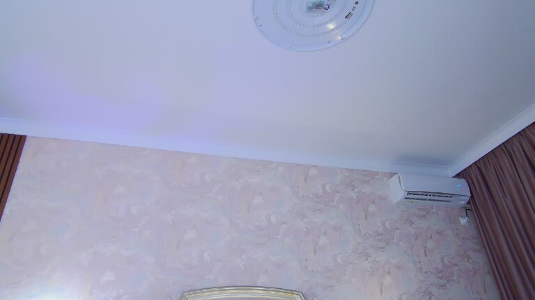 Issadorra's Streamate show and profile