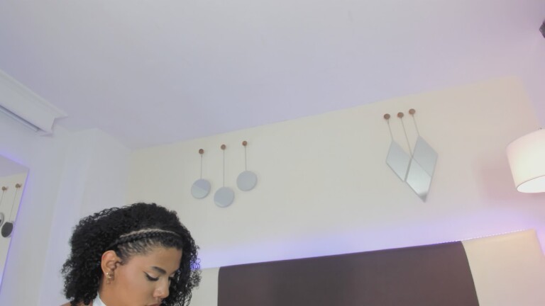 SkyLoren's Streamate show and profile