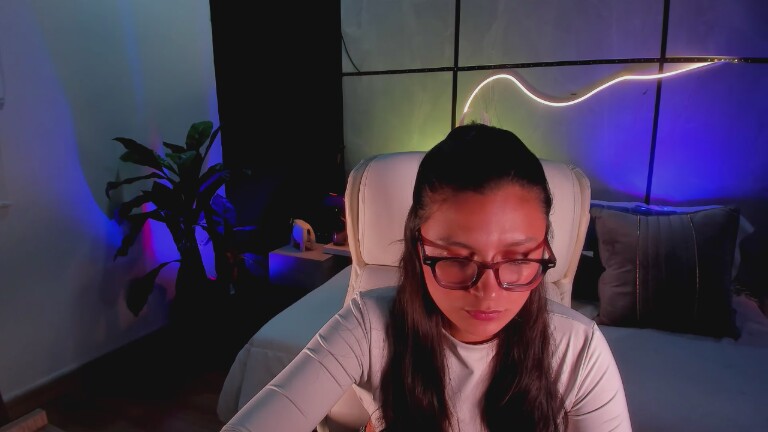 EmiilyMazzon's Streamate show and profile