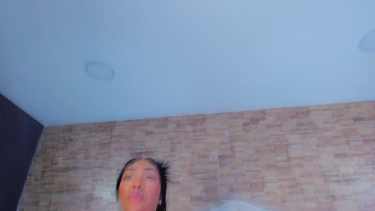 AnnyDuque's Streamate show and profile