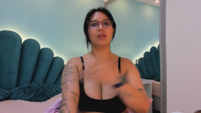 AnnaChloe's Streamate show and profile