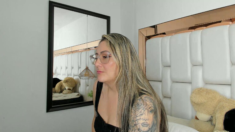 zarinalette's Streamate show and profile