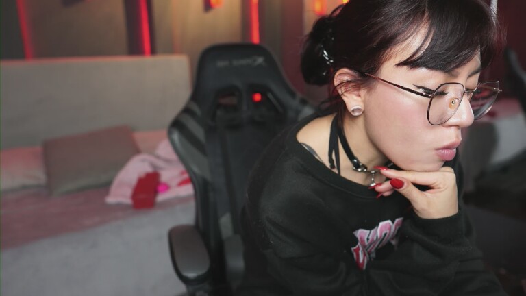 ZaraMiiuw's Streamate show and profile