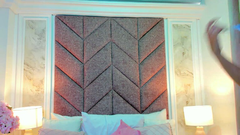 ScarletShinee's Streamate show and profile