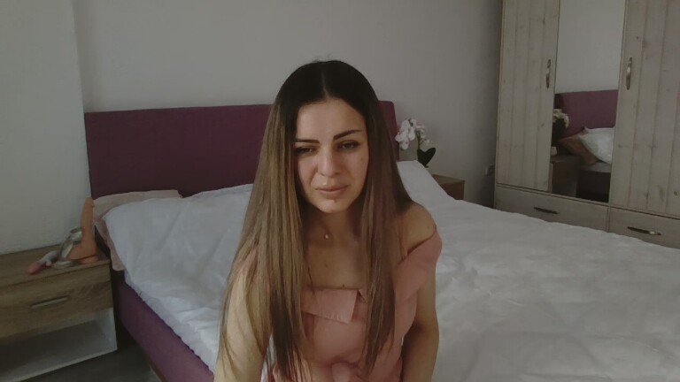 EMYILIA's Streamate show and profile