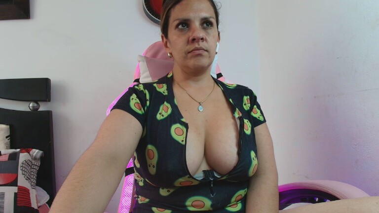 charllottehorny18's Streamate show and profile