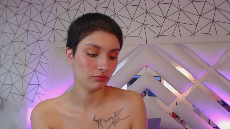 ISABELLAHALLAD's Streamate show and profile