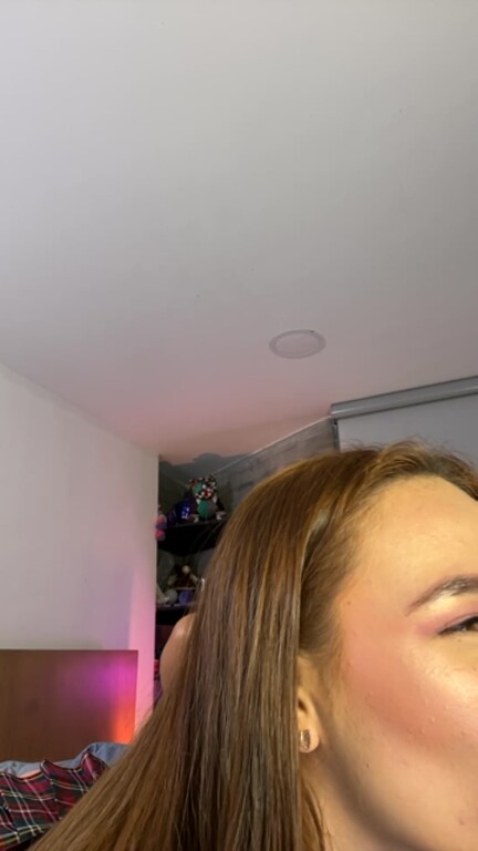 LunaGrealish's Streamate show and profile