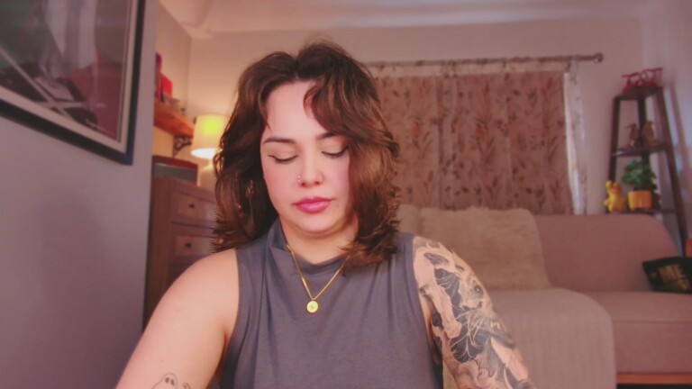 Aerin's Streamate show and profile