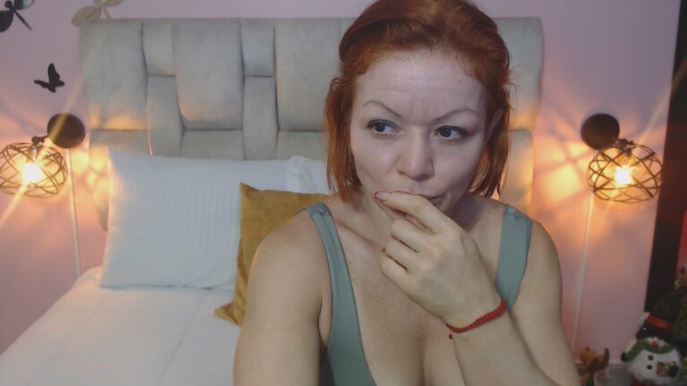 Yulina_Kyle30's Streamate show and profile