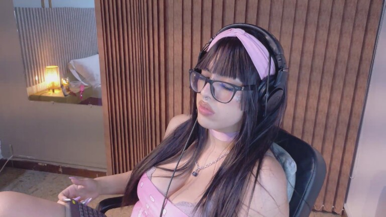 EliFlores's Streamate show and profile