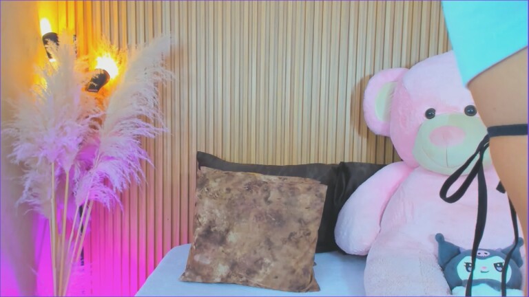 HemmaThompsonn's Streamate show and profile