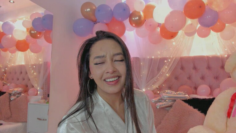 AlexandraWinterr's Streamate show and profile