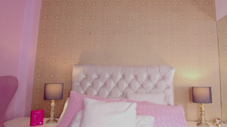 KatieeGomez's Streamate show and profile