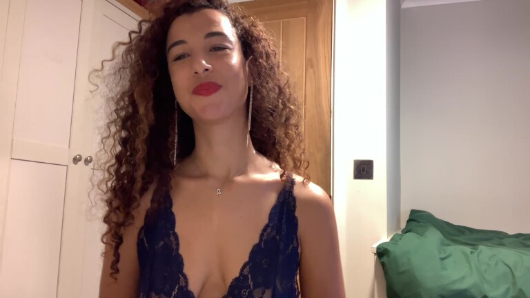 MissMilano_xo's Streamate show and profile