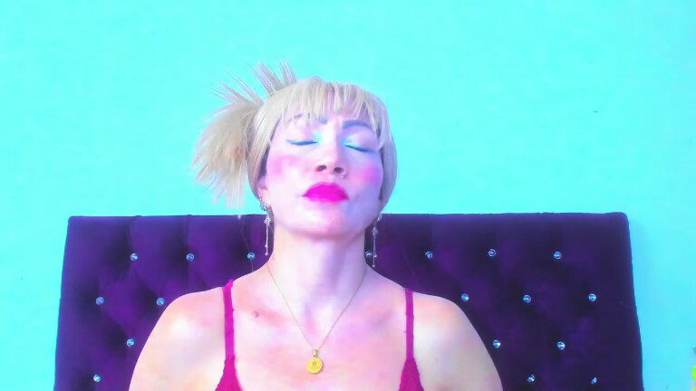 ALMABECKELT's Streamate show and profile