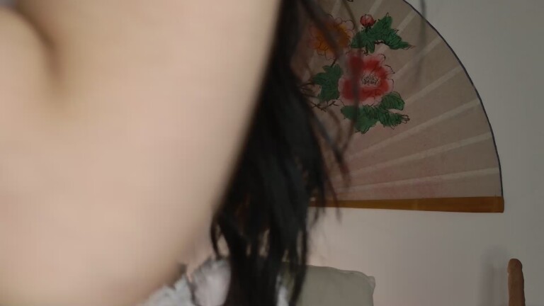 SweetSara33's Streamate show and profile