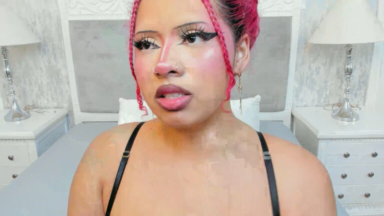 IdunBrunette's Streamate show and profile