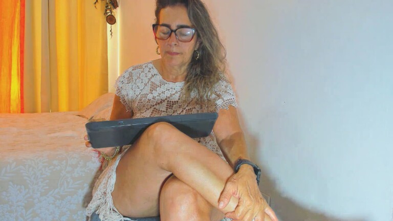 SexyLatinxs's Streamate show and profile