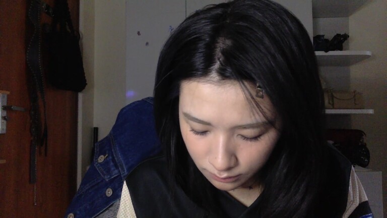 LyLy_94's Streamate show and profile