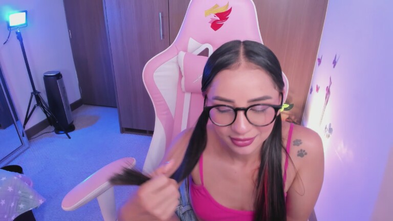 Niicollee19's Streamate show and profile