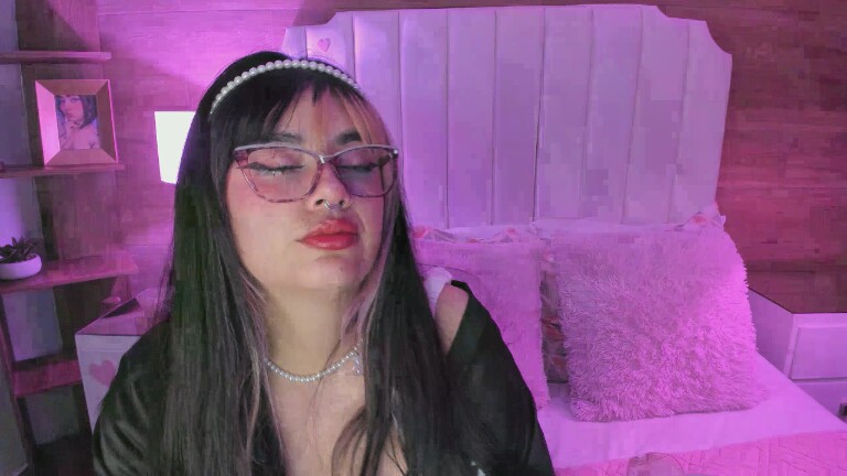 MaddieWaves's Streamate show and profile