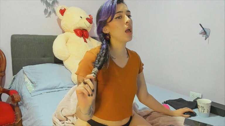 LeynaMadrigal's Streamate show and profile