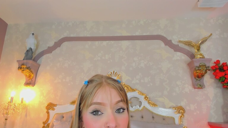 ZuzanHoll's Streamate show and profile