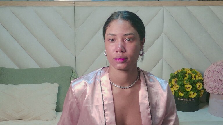 KarinaSanz's Streamate show and profile