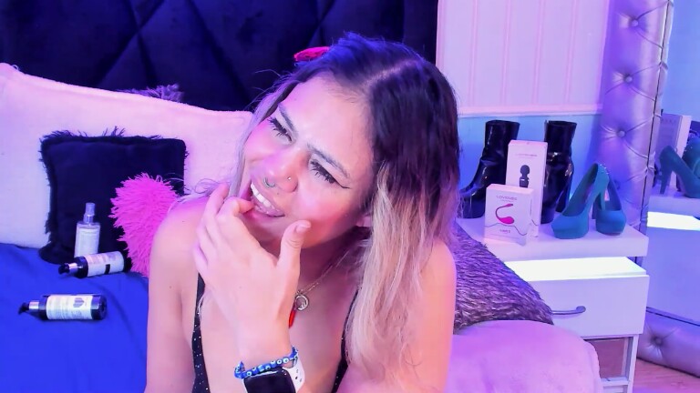 AngelinaDustin's Streamate show and profile