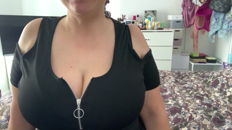 DivineEmpress's Streamate show and profile