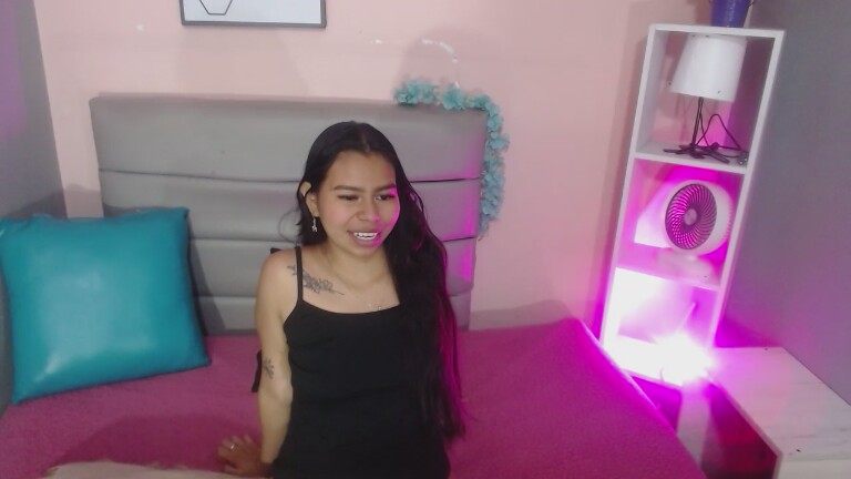 chloelustrs's Streamate show and profile