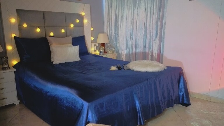 tina_diamond's Streamate show and profile