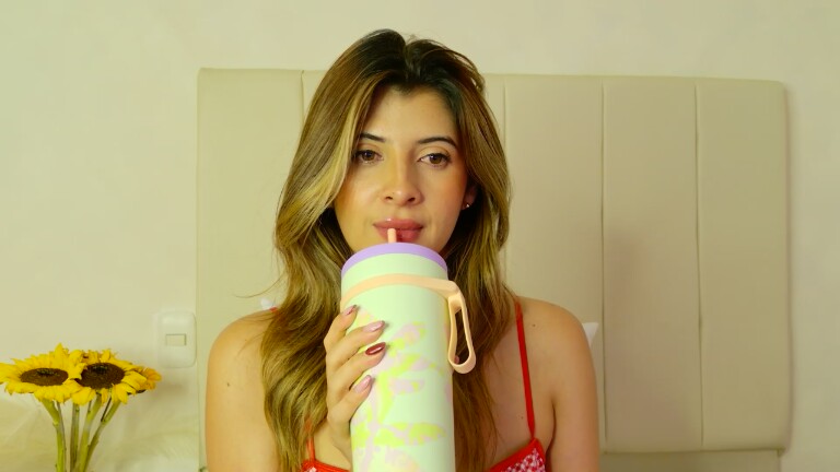 ValentinaCastillo's Streamate show and profile