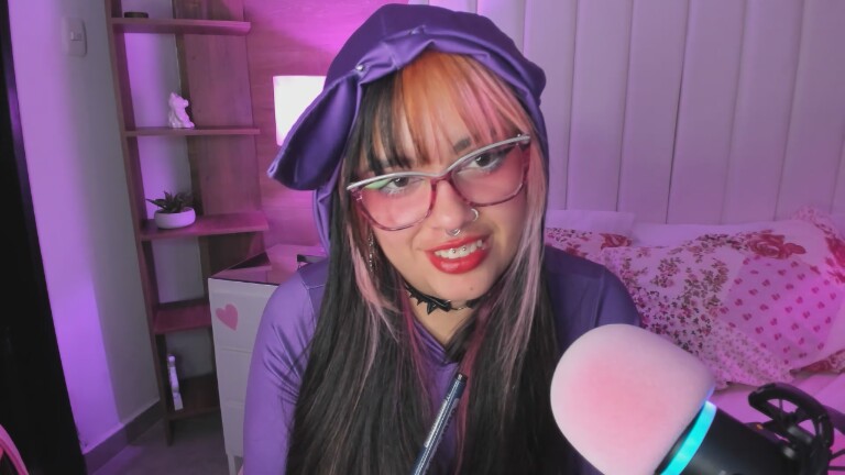 MaddieWaves's Streamate show and profile