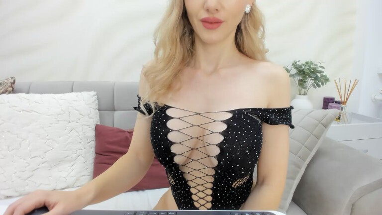 NatalyM's Streamate show and profile
