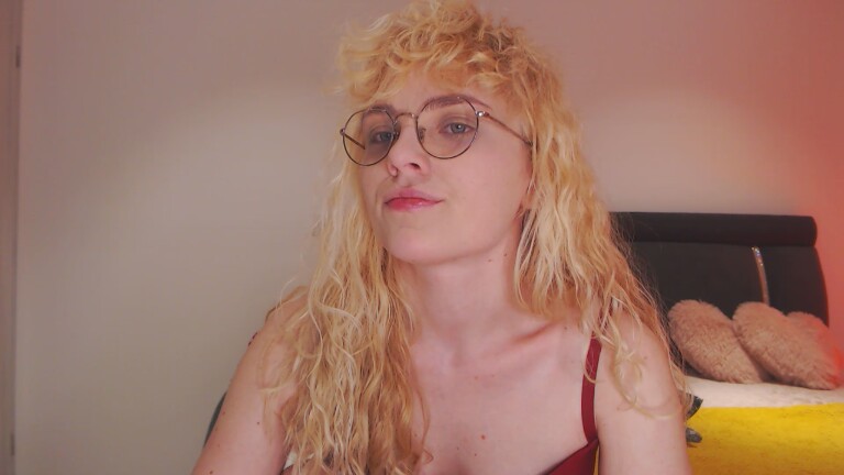 EVYE's Streamate show and profile