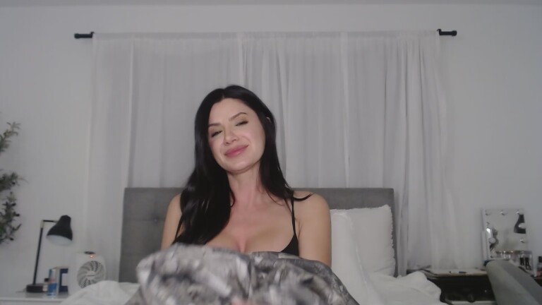 LilLyla's Streamate show and profile