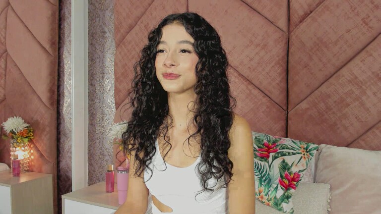 ChloeRosses's Streamate show and profile