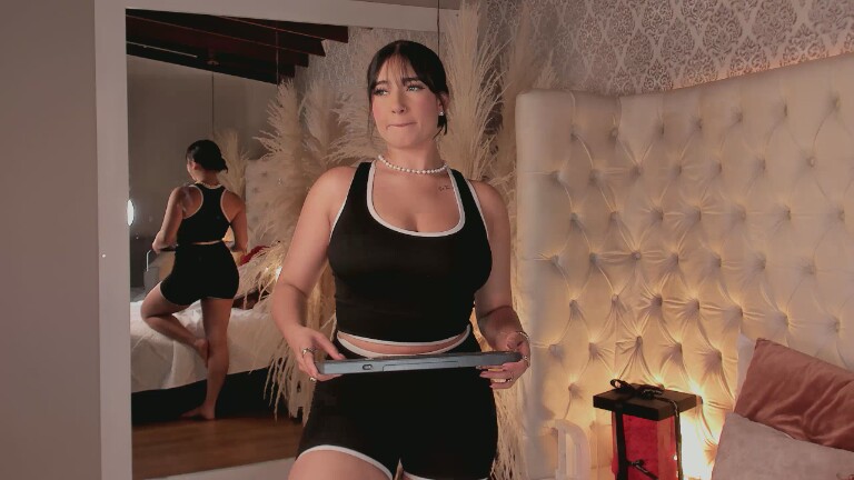 Dannah_Gomez's Streamate show and profile